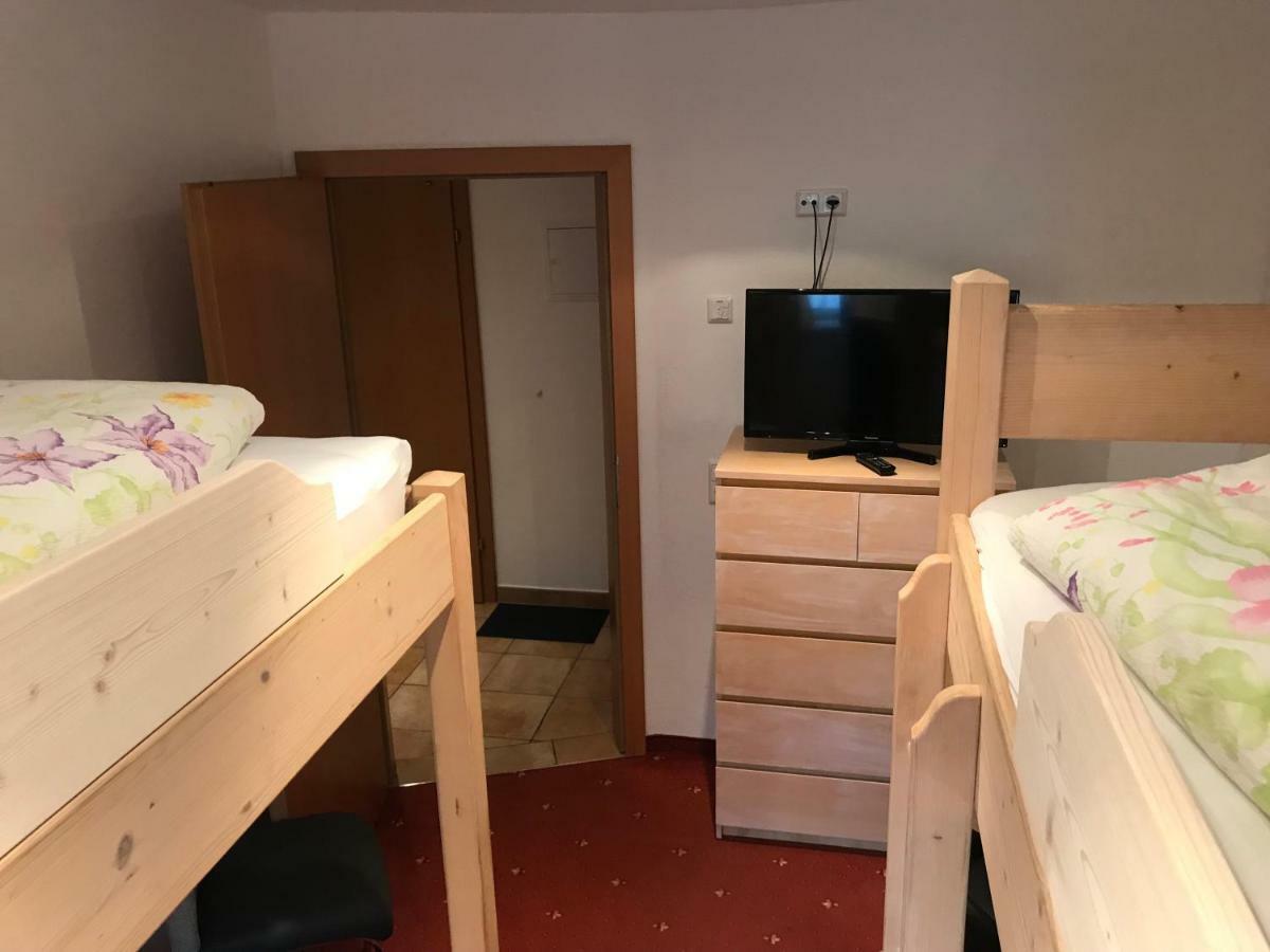 Ferienwohnung Julia Brixen im Thale Exteriör bild