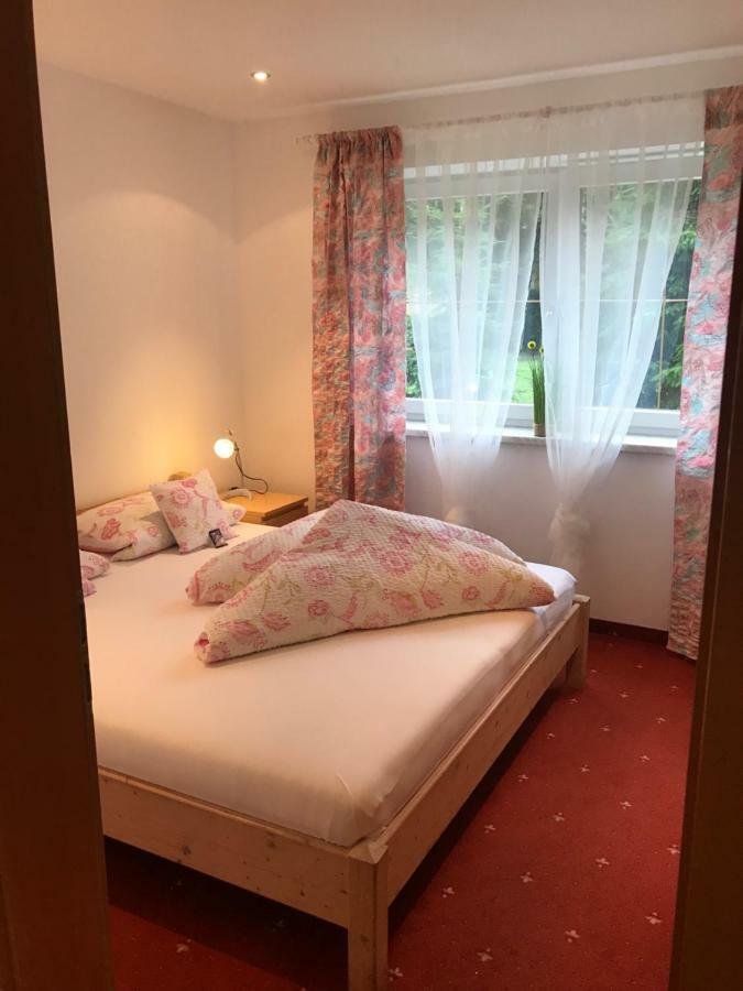 Ferienwohnung Julia Brixen im Thale Exteriör bild